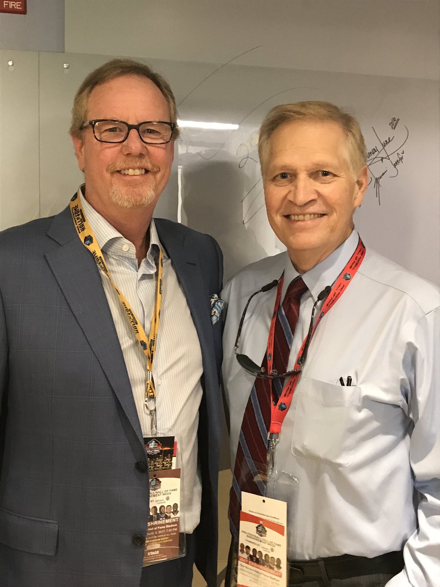 WerderEdNFL's tweet photo. I could not love or respect ⁦@mortreport⁩ more. I’m so grateful for his presence in my career and life. He’s made both infinitely better. https://t.co/kOO9xbEKvB