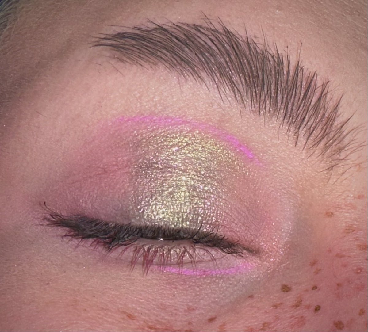 _b_e_a_n__'s tweet photo. ✨🍓✨ 

big thanks to @rarebeauty’s foundation (120c) for making this look very much not suck. oh, and their bronzing stick (bright side), soft pinch blush (lucky), and lip liner (bold). :) https://t.co/comZtOuLX4