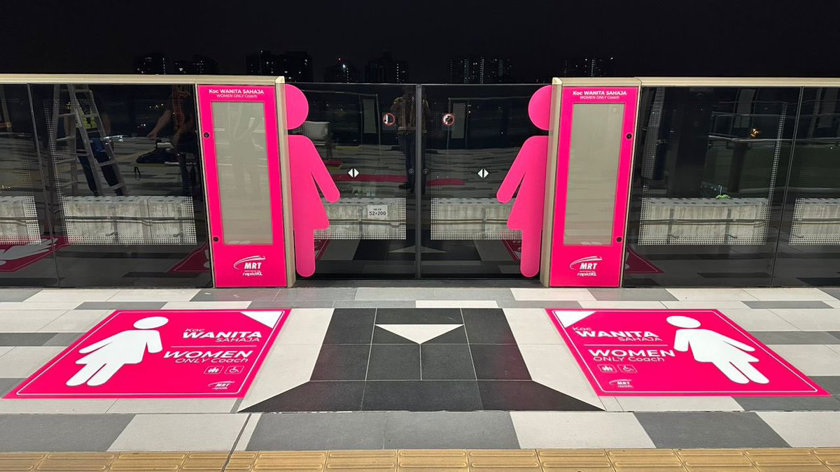 myrapidkl's tweet photo. Pelanggan yang dihormati, kerja-kerja pemasangan pelekat &amp; pengujian operasi koc wanita di MRT Laluan Kajang sedang dijalankan secara berperingkat.

Sila rujuk poster untuk maklumat lanjut. #RapidKL @MRTMalaysia @APADchannel https://t.co/YIFbXn0sPH