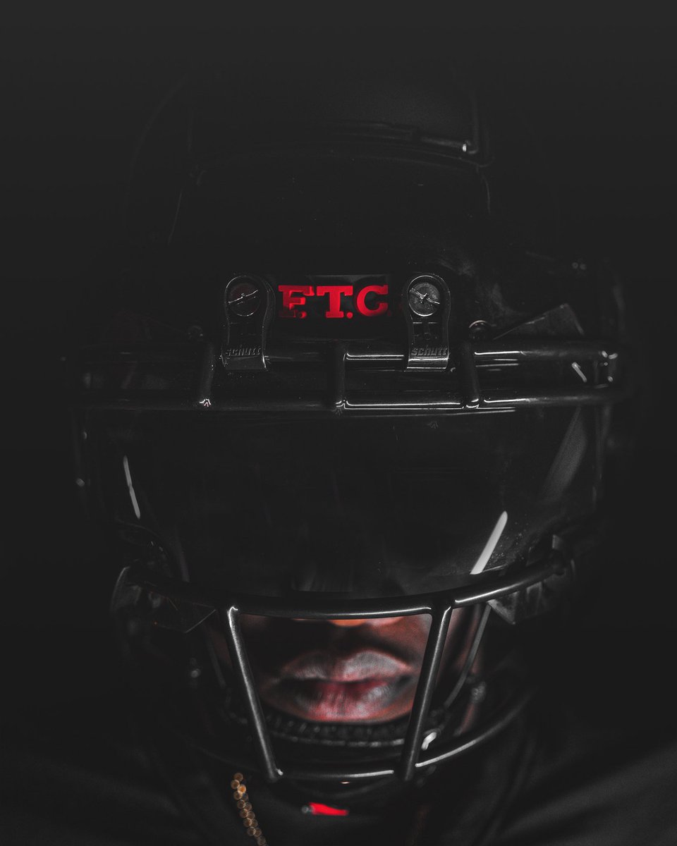 RFootball's tweet photo. Dark Knight Activated 

#CHOP | ⚫️ https://t.co/8zyUht685R