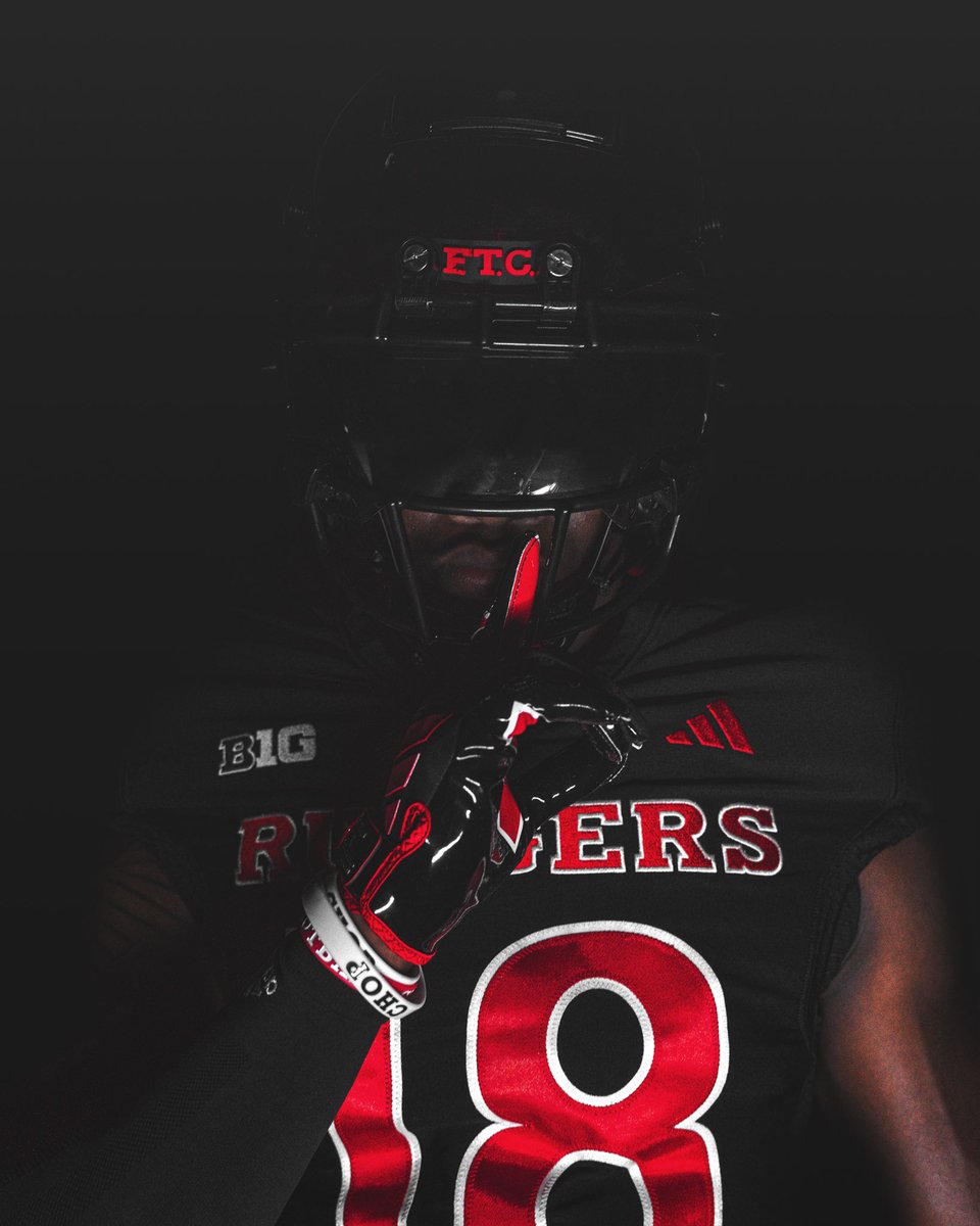 RFootball's tweet photo. Dark Knight Activated 

#CHOP | ⚫️ https://t.co/8zyUht685R