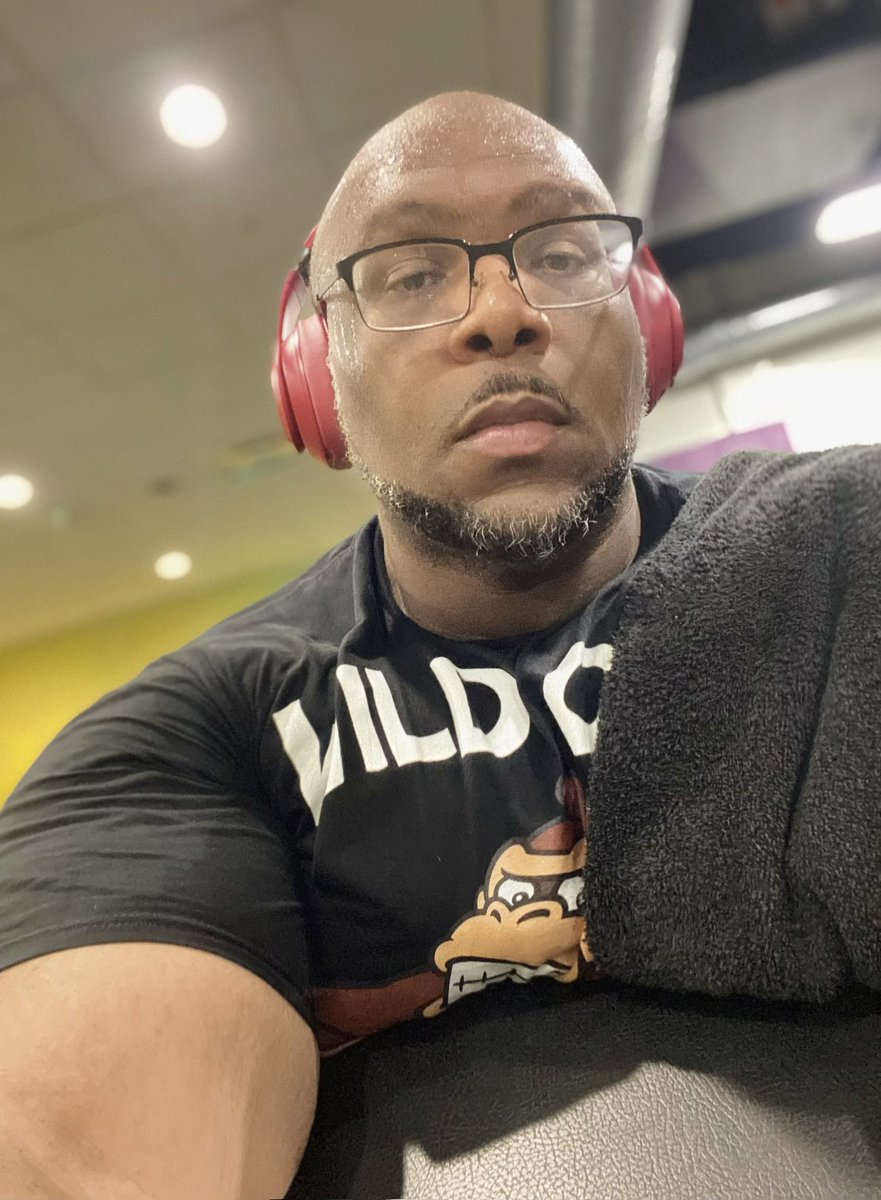 CDeMetrius_1st's tweet photo. Good Afternoon/Evening &amp; Happy Tuesday! Hope everyone’s day has been great thus far. 
#bodypositivity #Leo♌️ #DonkeyKong #gorillabuilt #thisis41 #reclaimingmytime https://t.co/OwuUtedMl0