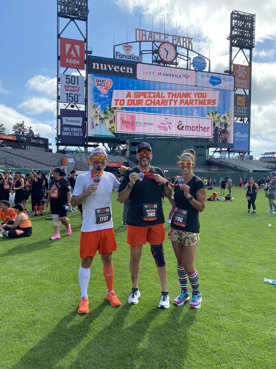 Before and after. We ran a 10k before the 10k, cuz that’s kind of what we do. 

⚾️ #werunsocial #giantrace