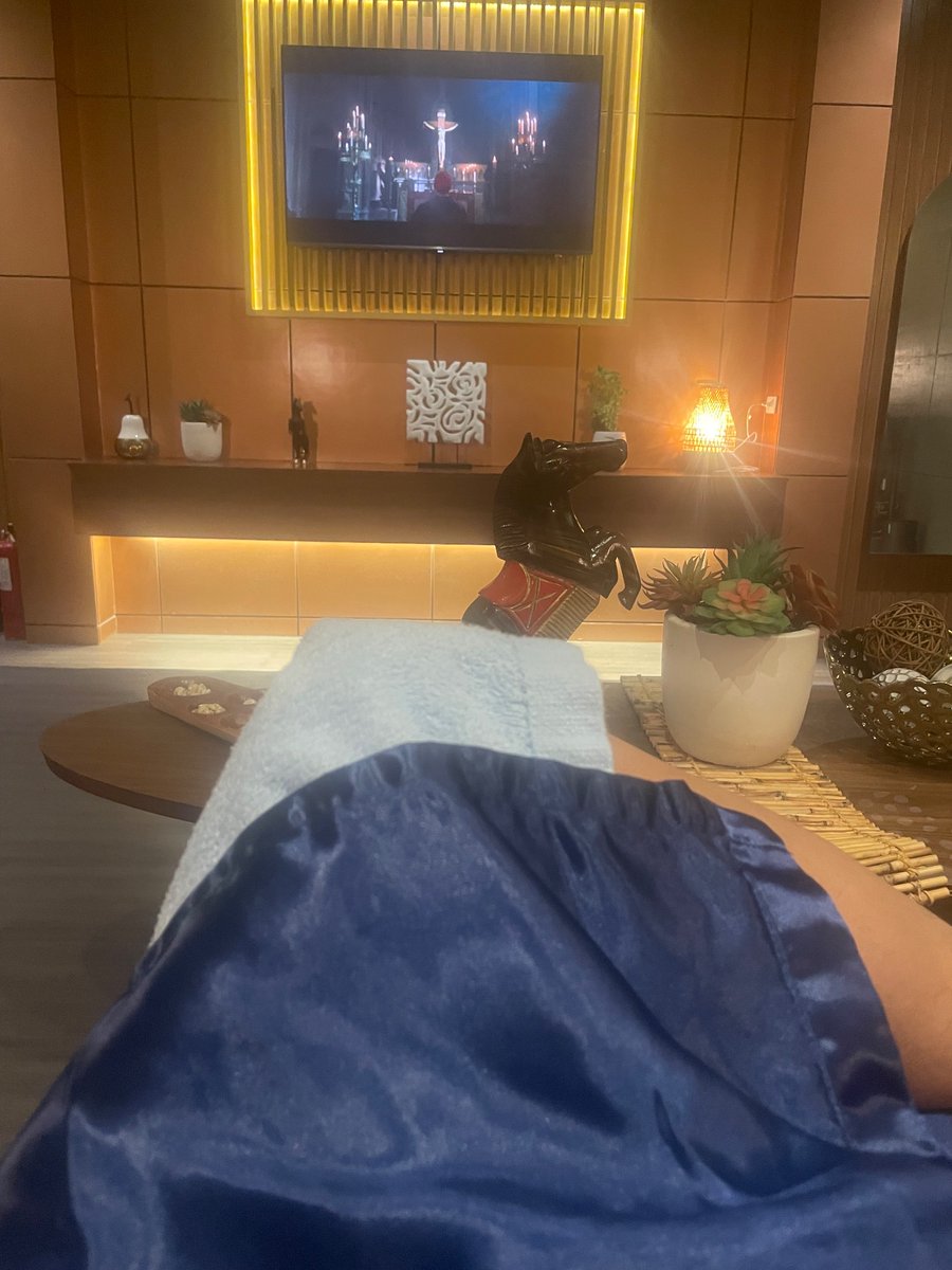 KoBhl's tweet image. This is exactly what i need 😌 To relax, to pamper and to heal Charooot. Thank You @infinity_spa_ph cebu #mancavers #infinity