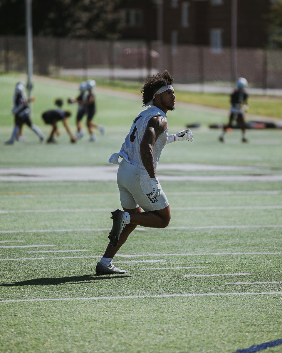 FightingBeesFB's tweet photo. The grind continues 🤝

#BringTheSting #BeeGreat #GoBees https://t.co/RY75Kli6et