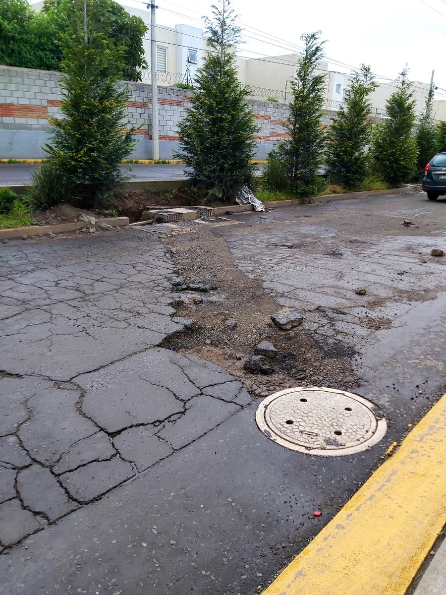 mocpi's tweet photo. @ObrasPublicas22  @MetepecGobierno. Calle 16 de Septiembre junto a Residencial Montecarlo obras inconclusas #callesinbaches #Metepec https://t.co/WmH4HUo3Us
