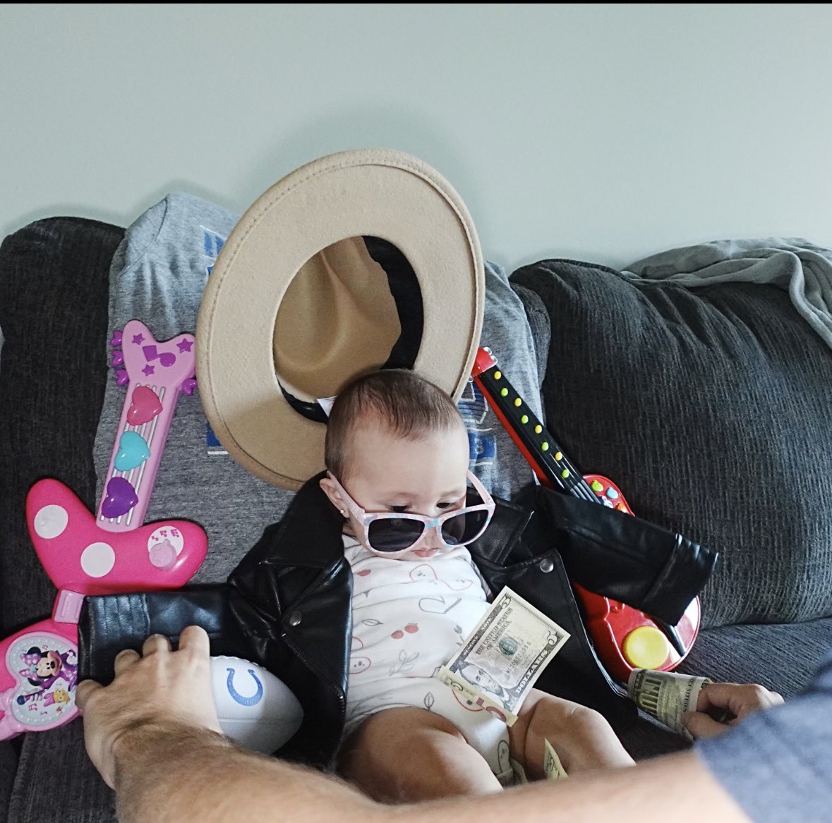 granttb23's tweet photo. @PardonMyTake From the upper quartile of the upper quartile of cute Baby Irsays. Introducing Blakely ,, daddy’s proud little colts fan and #AWL  #babyirsay #colts https://t.co/1mzEKmXzal