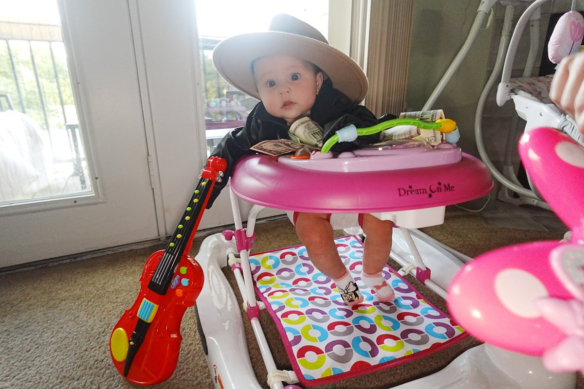 granttb23's tweet photo. @PardonMyTake From the upper quartile of the upper quartile of cute Baby Irsays. Introducing Blakely ,, daddy’s proud little colts fan and #AWL  #babyirsay #colts https://t.co/1mzEKmXzal