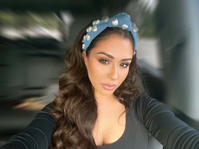 Spiral. Relapse. Don&rsquo;t think. Submit. https://t.co/ElU9PHgpt3<a href="/tag/rtgame"class="tags"><span>#rtgame</span></a>