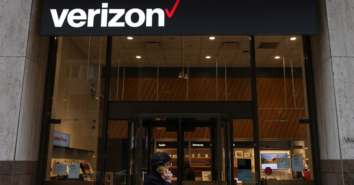 Reuters's tweet photo. Verizon unit agrees to pay $4 million to resolve cybersecurity accusations https://t.co/j8DsPPENyT https://t.co/jgNEKJPjA5