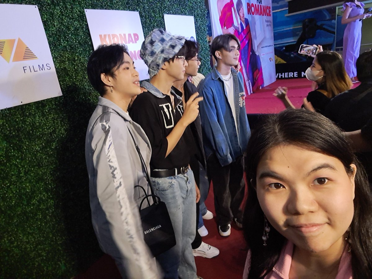 xandz34's tweet photo. Yung sama ako ng sama sa framing nila, kahit picture taking ng vxon 🤭😱🥰
#KipnapforRomance
#KipnapForRomancePremiereNight
#VxonatPremiereNight #vxon #vxonofficial #vxonph #ppop #vxonppop #VXON_Lisan
@frnzchuaa @vxonofficial @enzovince_ @vxonc13 @SamCafranca @ptrckrcmr20 https://t.co/5Qi8XxihKQ