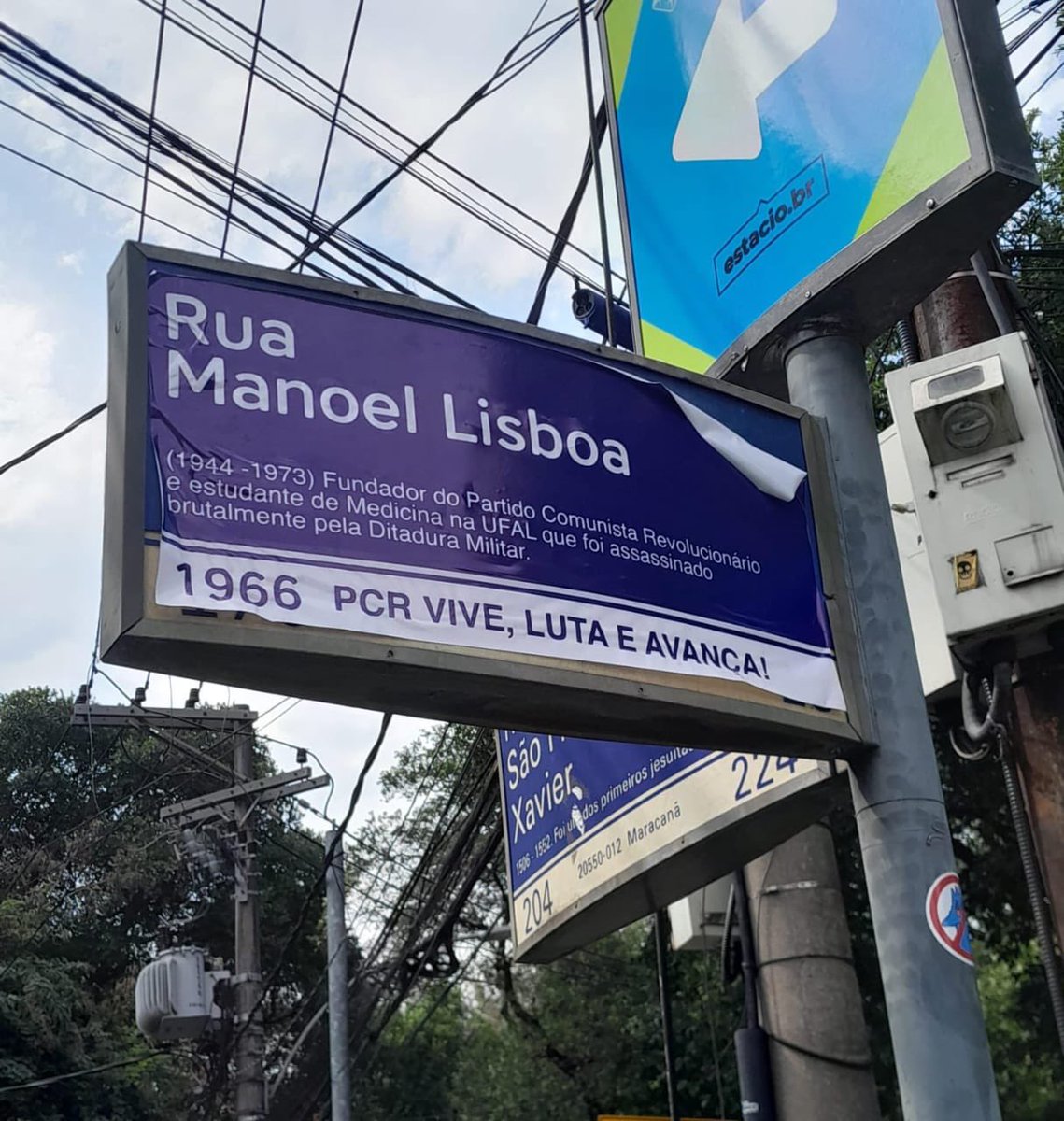RUA GENERAL CANABARRO AMANHECE COM NOME DE MANOEL LISBOA

No bairro do Maracanã, na Zona Norte do Rio de Janeiro, uma rua que carrega o nome de General Canabarro - que foi um militar e comerciante gaúcho, além de proprietário de fazendas que teve diversos escravizados - 

+