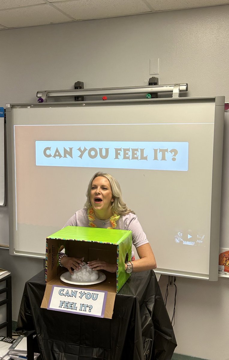 Mrs. Jones tweet media