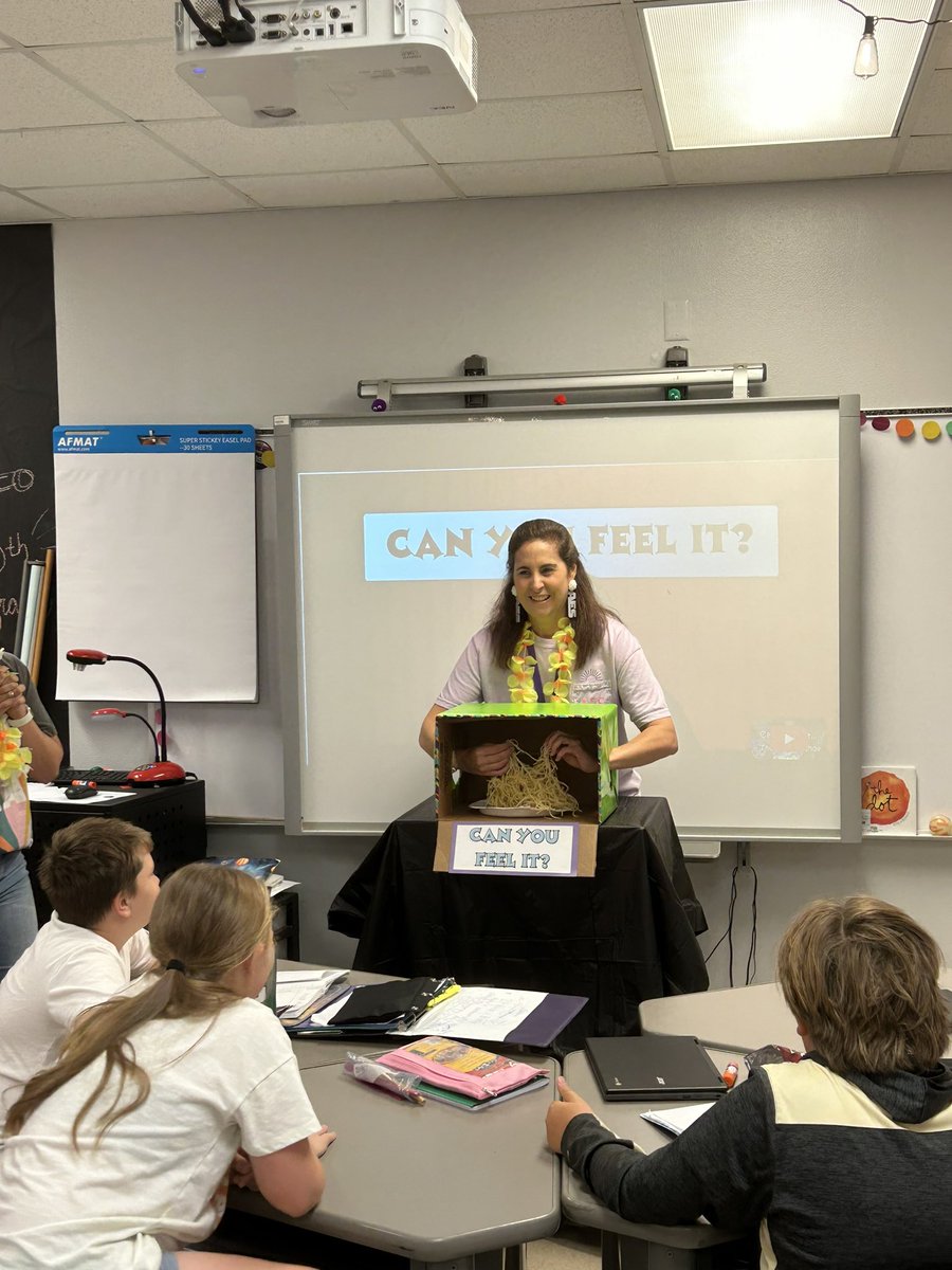 Mrs. Jones tweet media