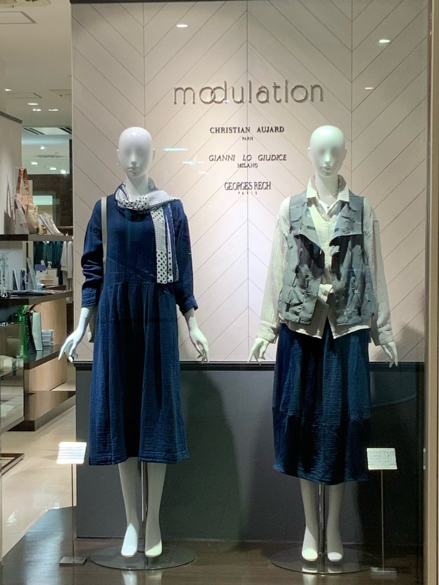 latovhp's tweet image. 【#ラトブ 2階 #modulation】 
秋コーデは #モジュレーション にお任せ!🍁
#クリスチャンオジャール の刺繍が素敵なブラウスや #ジャンニロジュディチェ の着る度風合いが増すワンピース・スカートなど1着で決まるアイテム、#ジョルジュレッシュ のこの時期ぴったりなベスト等取り揃えお待ちしてます！
