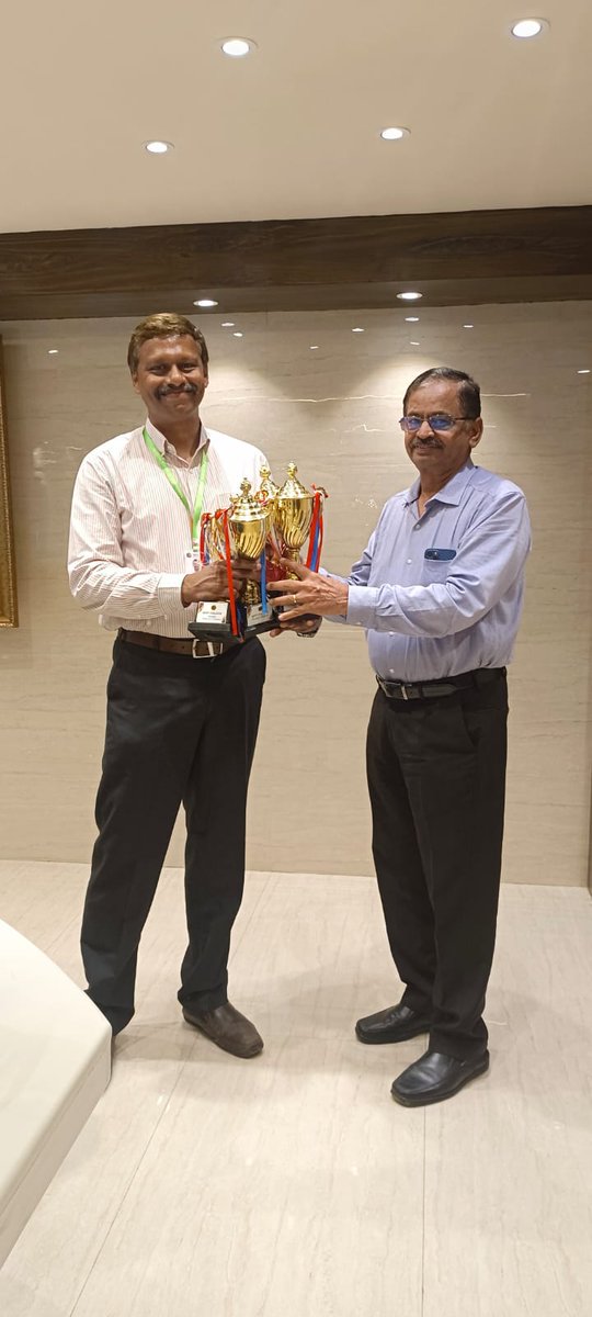 VC_SIMATS's tweet image. Weekly Internal Quality Assessment and Performance Review activities:
The best-performing colleges were encouraged, Motivated, and awarded.
This meeting was organized by the Saveetha Dental College