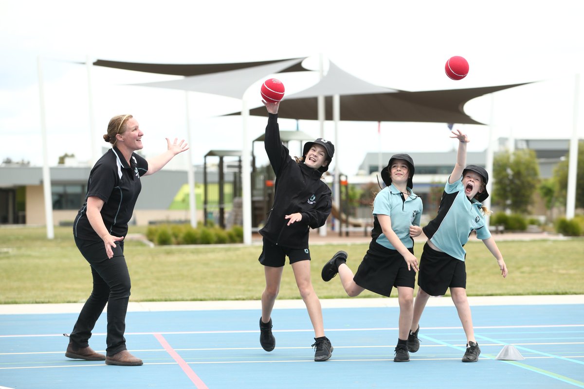 Happy National HPE Day!
We would like to thank you for everything you do with your students by helping them to learn through movement each day!
Why not unwrap your FREE Teacher Resources Section as a little present from us to you! Happy teaching!
play.cricket.com.au/community/scho…