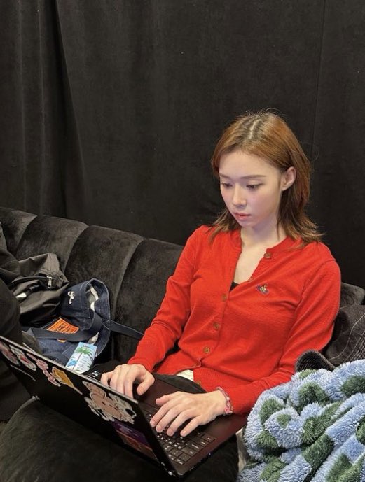 ㅤ

Lagi serius, mau kuliah dulu.    

ㅤ