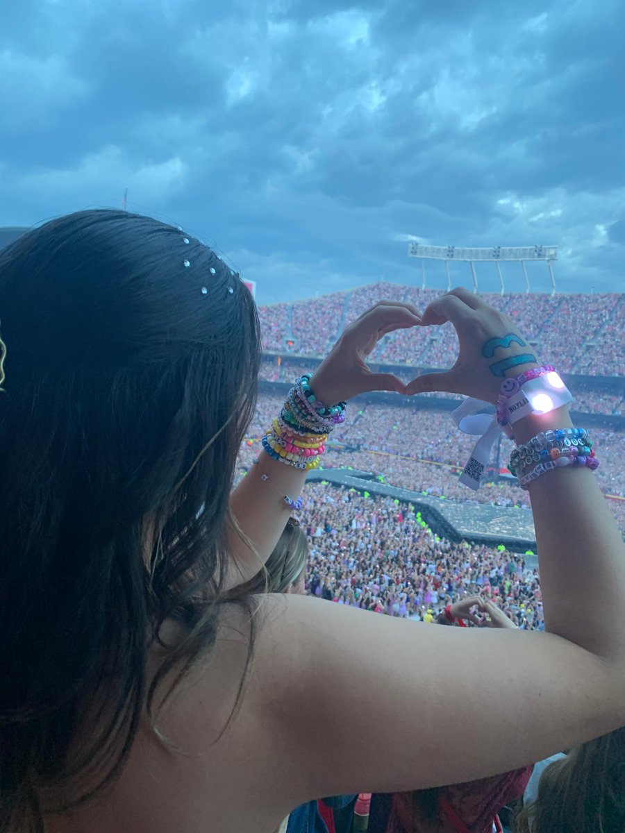 I had the best day with you <3 
I've been such a huge Taylor Swift fan since I was five, so getting to experience this tour was a dream come true!! 🤍

#CMN3980 #EIUFall2023 #PantherPR