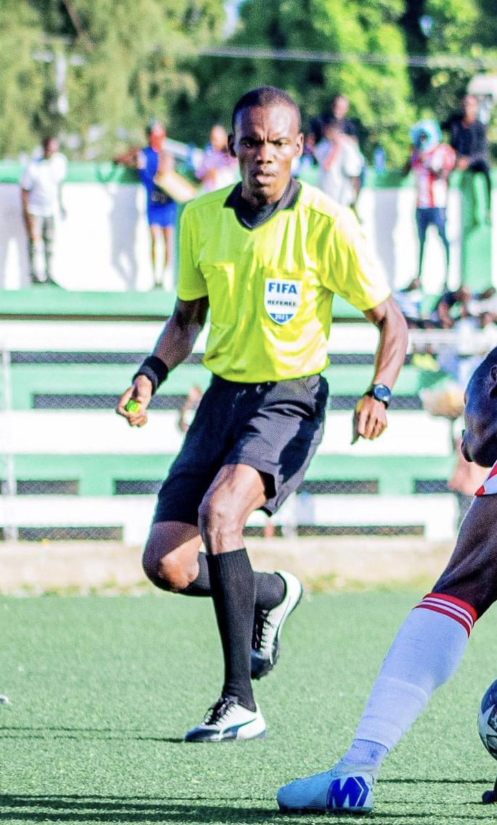 🚨 L’arbitre haïtien Patrick Senecharles est retenu par la CONCACAF pour la Ligue des Nations ! 👏🏽

Il dirigera le match de ce vendredi entre la République Dominicaine et le Nicaragua à Santo Domingo.

Ses assistants seront Jean Marc Moreau 🇭🇹, Damian Williams 🇯🇲 et Carl Henry