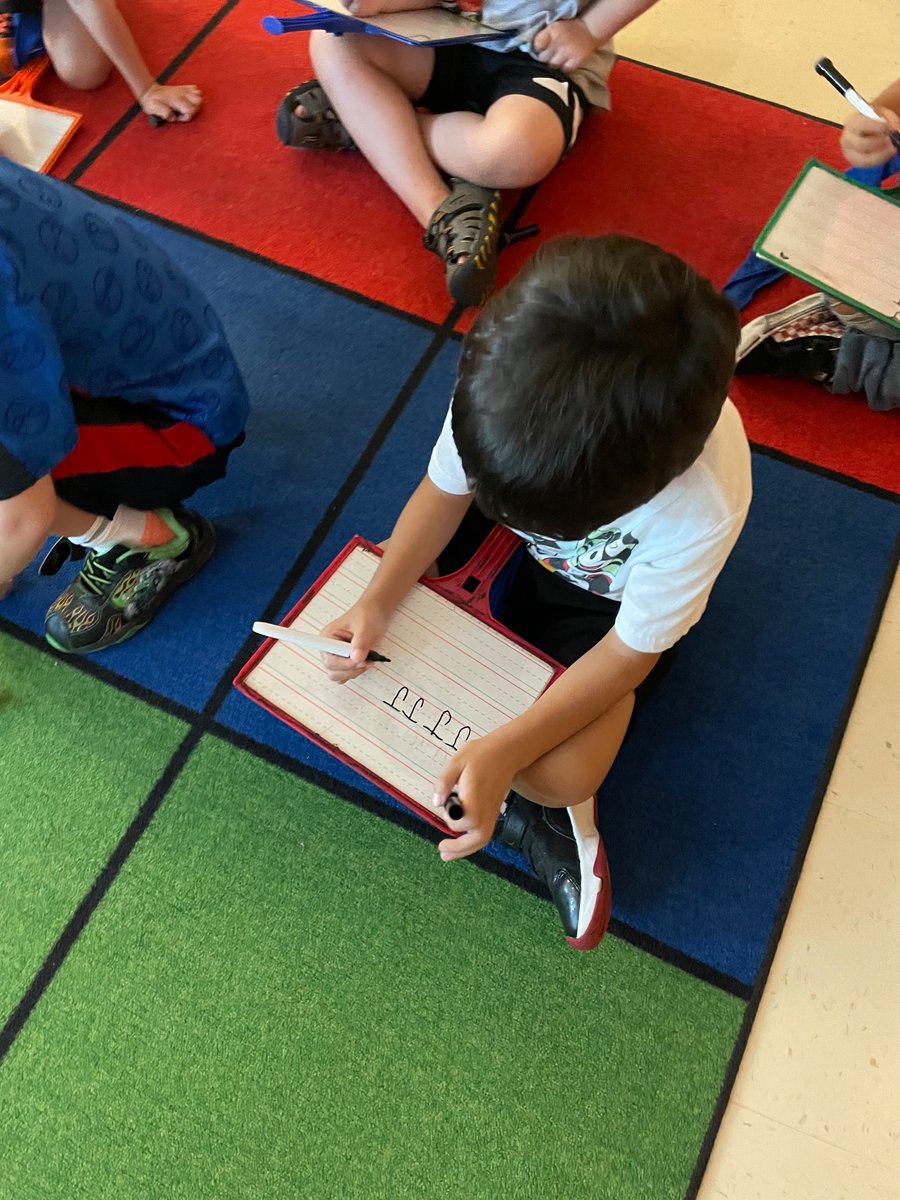 Mrs. Kelley Freedom Elem tweet media