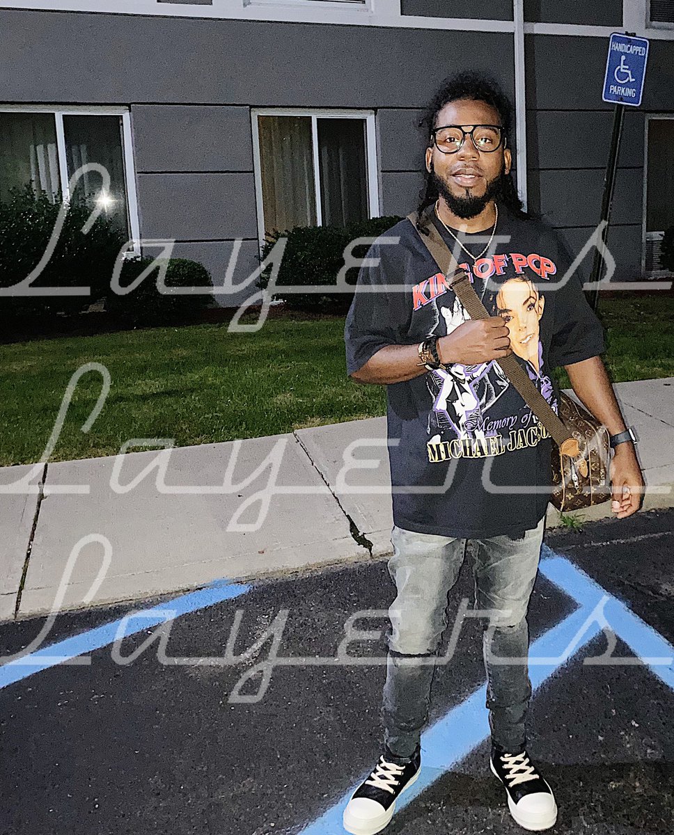 HizelleNYC's tweet photo. Happy KING DAY Thanks To All The Birthday Love 🙏🏾✈️❤️ #H4PREZ #LAYERS https://t.co/MFllqrgol5