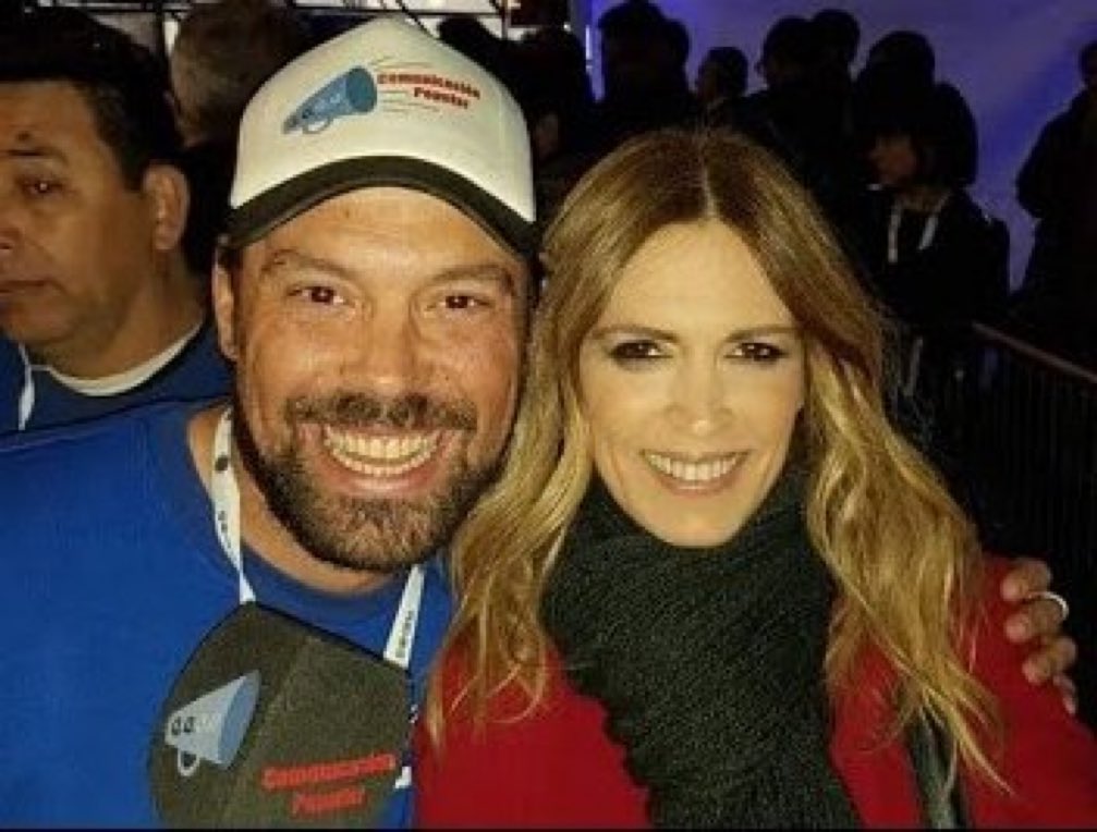 rosariotlmc's tweet photo. Hola @vivicanosaok https://t.co/yLaSPblnc7