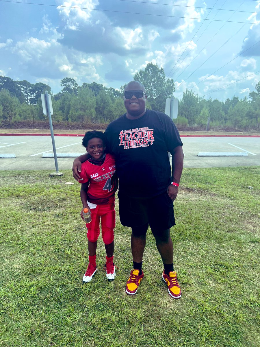 Enjoyed this past Saturday supporting my former student who calls me Uncle Warnell 🏈🏟️. I will be back next week for sure! 

#BlackMaleEducator