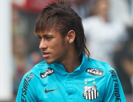 EmpNeymar's tweet photo. Santos FC foi claramente sabotado pela CBF em 2012, tirou o Neymar do Santos no Brasileirão de 2012 em 21 dos 38 jogos. 

Ele jogou apenas 17 partidas do campeonato, somando Olimpíadas e amistosos da Seleção Brasileira.

Se tivesse ele no time o titulo ERA MUITO POSSÍVEL, o aproveitamento do Santos com ele era comparado com os dos lideres.

E outro detalhe, Santos também foi sabotado pela CBF na Libertadores.