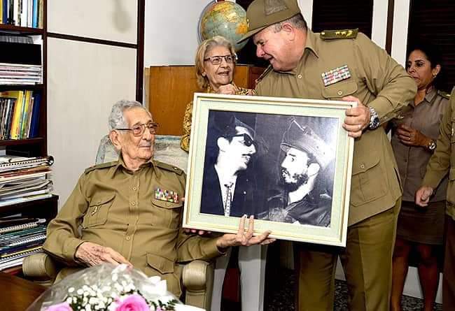 "Llevo casi toda mi vida luchando y no estoy cansado"                                              Julio Camacho Aguilera ¡ Honor yGloria a los héroes del 5 de septiembre!
#CubaViveEnSuHistoria
