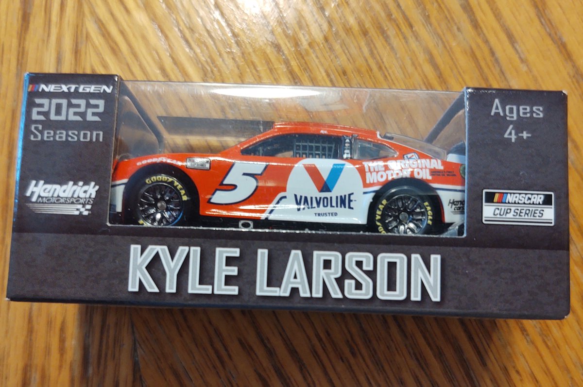 RichardAllenMSR's tweet image. RT this post between now and 9:00pm eastern(9-6-23) and follow this account to be eligible to win this Kyle Larson 1/64 diecast. 

Article--&amp;gt; Trust is the key to success for Cliff Daniels and Kyle Larson

Read it here--&amp;gt; insidecircletrack.com/2023/09/trust-… #NASCAR
