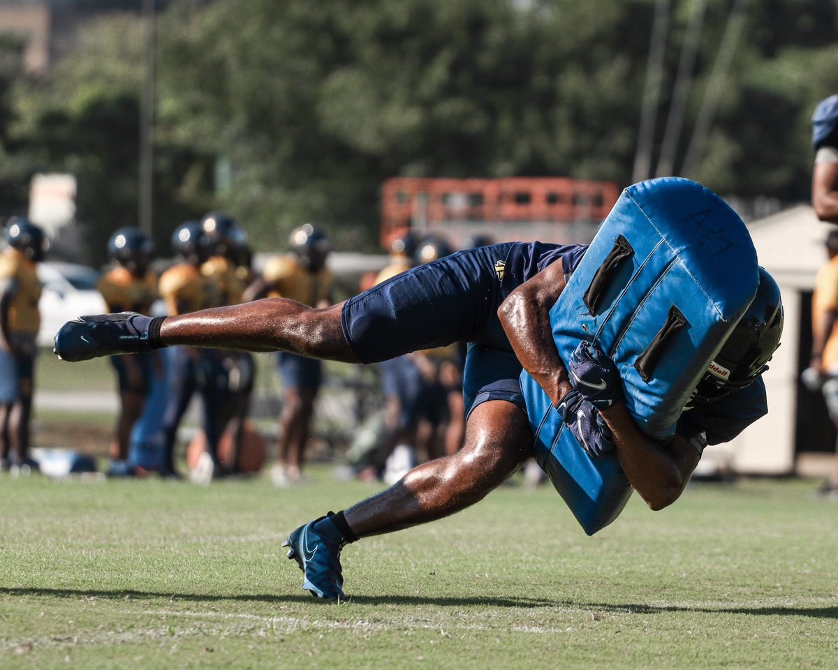 NCATFootball's tweet image. We working! 🔥

#AggiePride | #Elite | #CAAFB