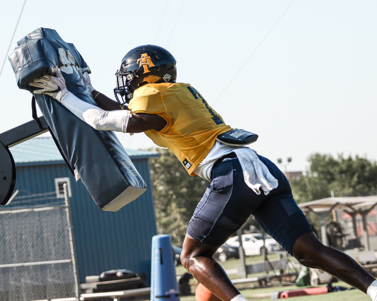NCATFootball's tweet image. We working! 🔥

#AggiePride | #Elite | #CAAFB