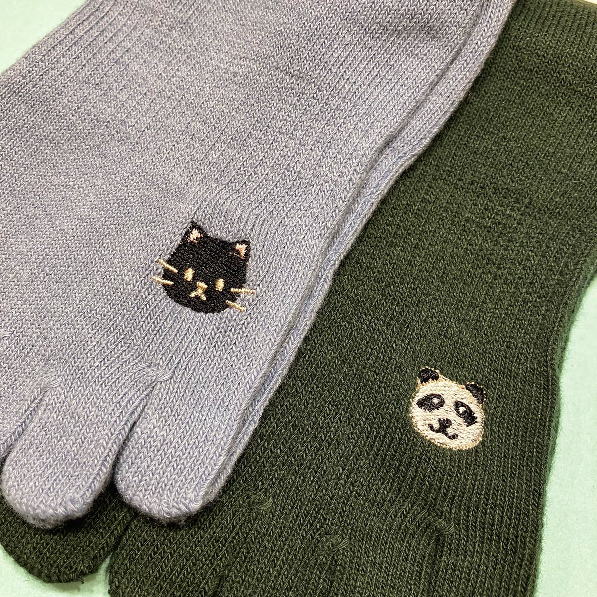 kutsushita_cial's tweet photo. 当店でほぼ毎日売れている人気の5本指ソックス、
カラー展開が豊富がゆえ、刺繍の種類の多さに感動します🥹
今回は パンダ🐼 と ネコ🐈 が仲間入り👏㊗️
見た目もキュートでプレゼントにもおすすめ!💕
@kutsushitaya_3p
#5本指 #3pair https://t.co/S8s1i6Z3jq