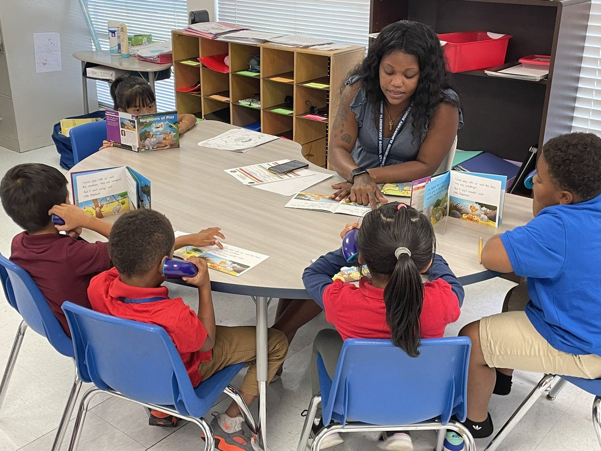 CFriessPBC's tweet photo. Our primary students are off to a great day of learning @NorthmoreElem! They were putting their literacy skills to the test during whole group and small group instruction! @CPedraza_AP @JalisaGranger @Area4SuptPBCSD @pbcsd @Ed_Tierney1 https://t.co/6XcaMYNzro