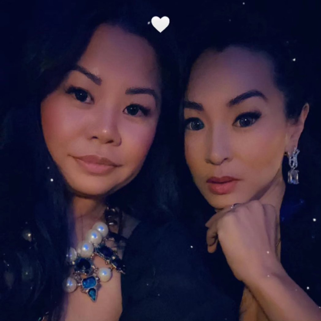 Knockout_Queen's tweet image. ON STAGE Table service for Lady Gaga Jazz?  Don&apos;t mind if I do.  Love Love to my birthday twin. Thanks for having me as your date!  
#loyalty #framily #momsnightout #bottleservice #lasvegas