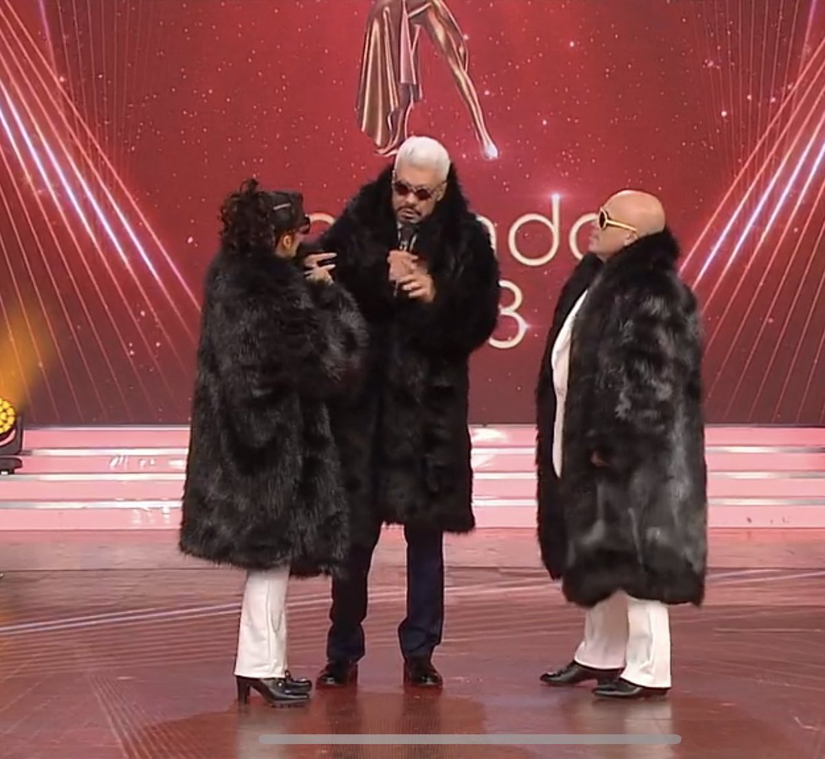 UnReTuit's tweet image. Mis últimas tres neuronas a esta altura del año #Bailando2023