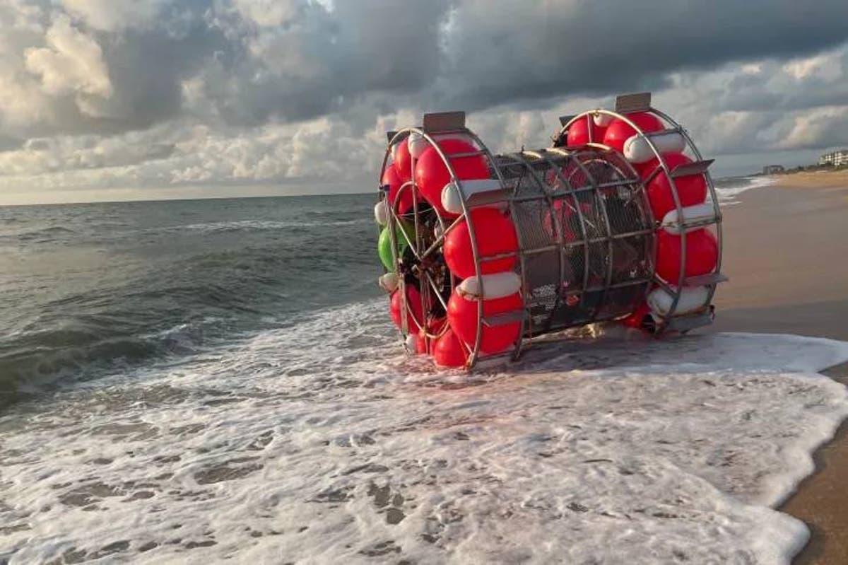 Florida man arrested for trying to cross Atlantic in human-powered hamster wheel independent.co.uk/news/world/ame…