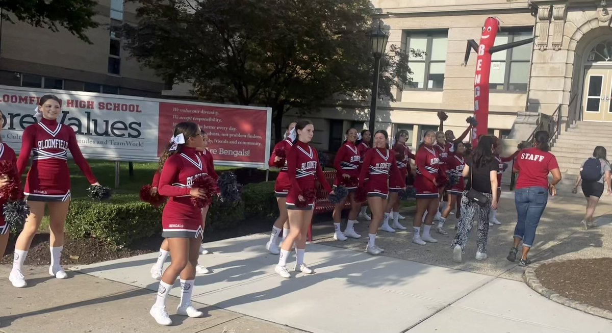 AsstSupBlmfld's tweet photo. What a great kickoff to the 2023-2024 school year! #Convocation #ItsAGreatDayToBeABengal 🐅 @07003schools https://t.co/L6BN3iE6xI