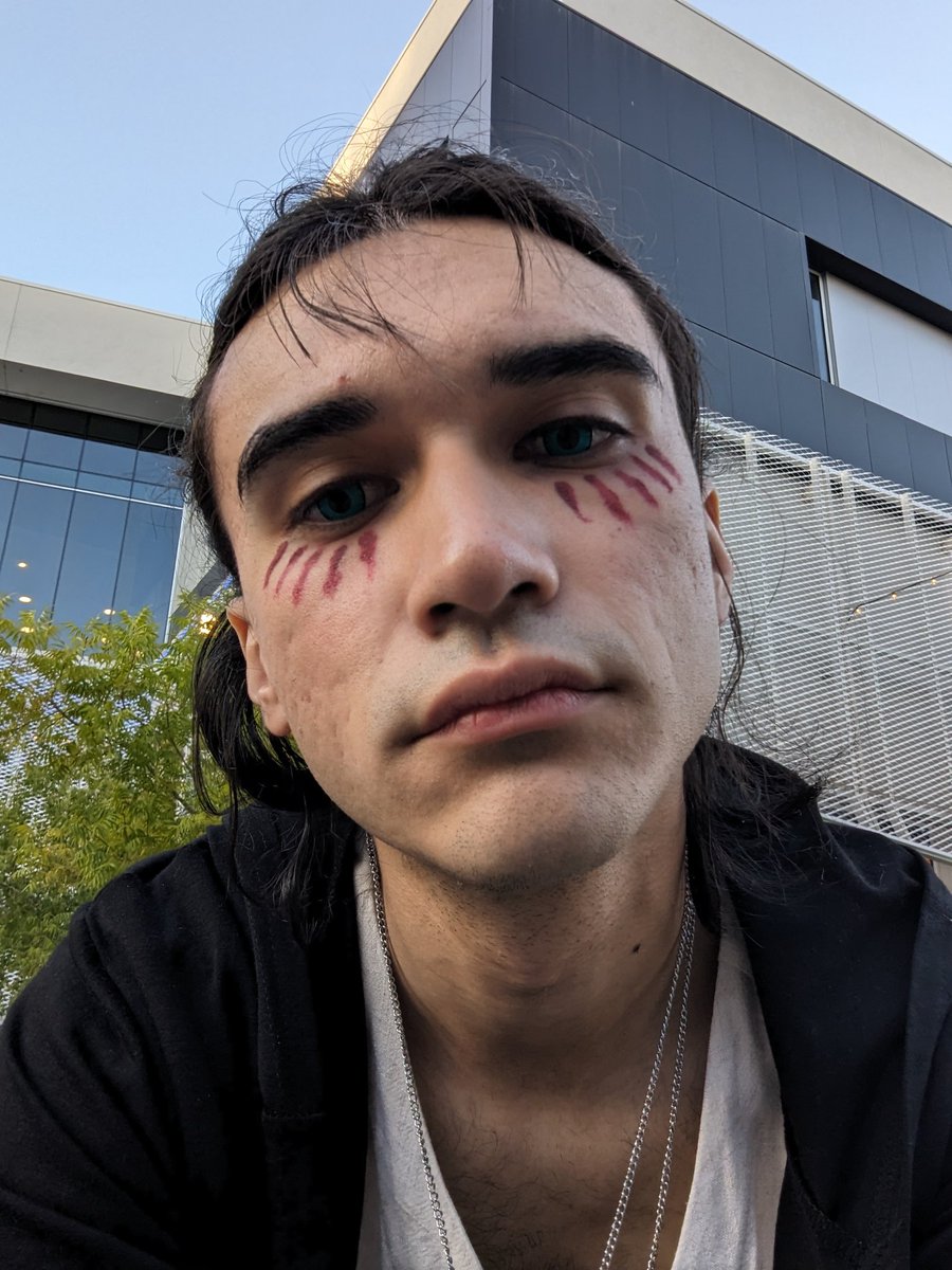 realreeb's tweet image. Eren pic💀