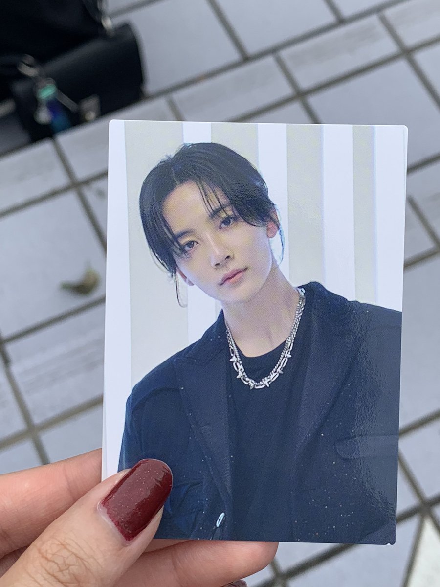 macomako_0804's tweet photo. SEVENTEEN トレカ セブチ PHOTO CARD 
譲 ジョンハン
求 スングァン
現在会場にいるので、会場手渡し希望です！お気軽にお声掛けください。 https://t.co/eWyeReEoLm