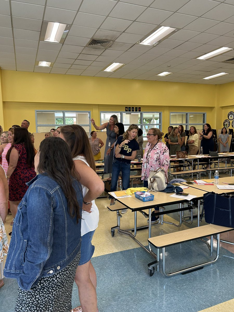 LorieeiroL tweet media