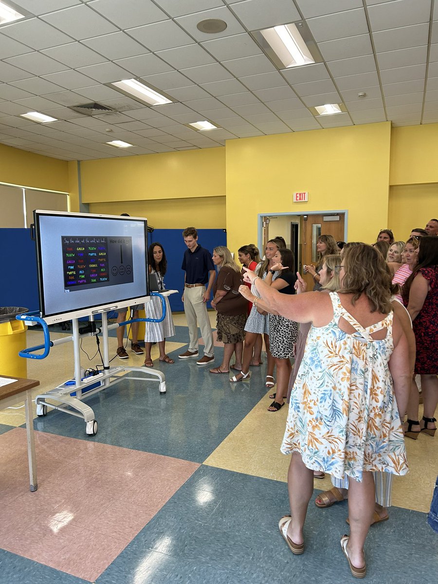 LorieeiroL tweet media