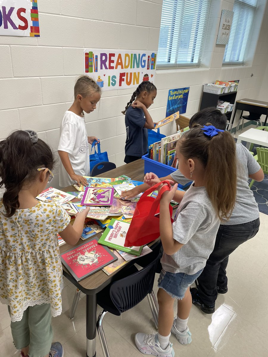 BridgetMadden19's tweet photo. Having a blast while book shopping! @NISDWernli @NISD #wellbethereforyou #RootEdWernli https://t.co/oi2FhOMwaO