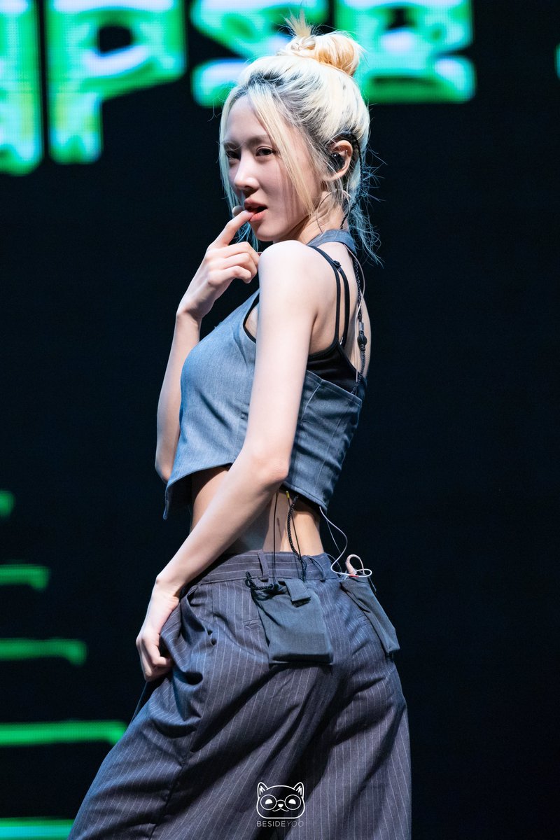 BesideYoo0107's tweet photo. 230903 Montreal Concert HQ

🫣

#유현 #Yoohyeon 
#드림캐쳐 #Dreamcatcher
#DreamcatcherInMontreal
#DreamcatcherInMTL https://t.co/dgdvmOG6iH