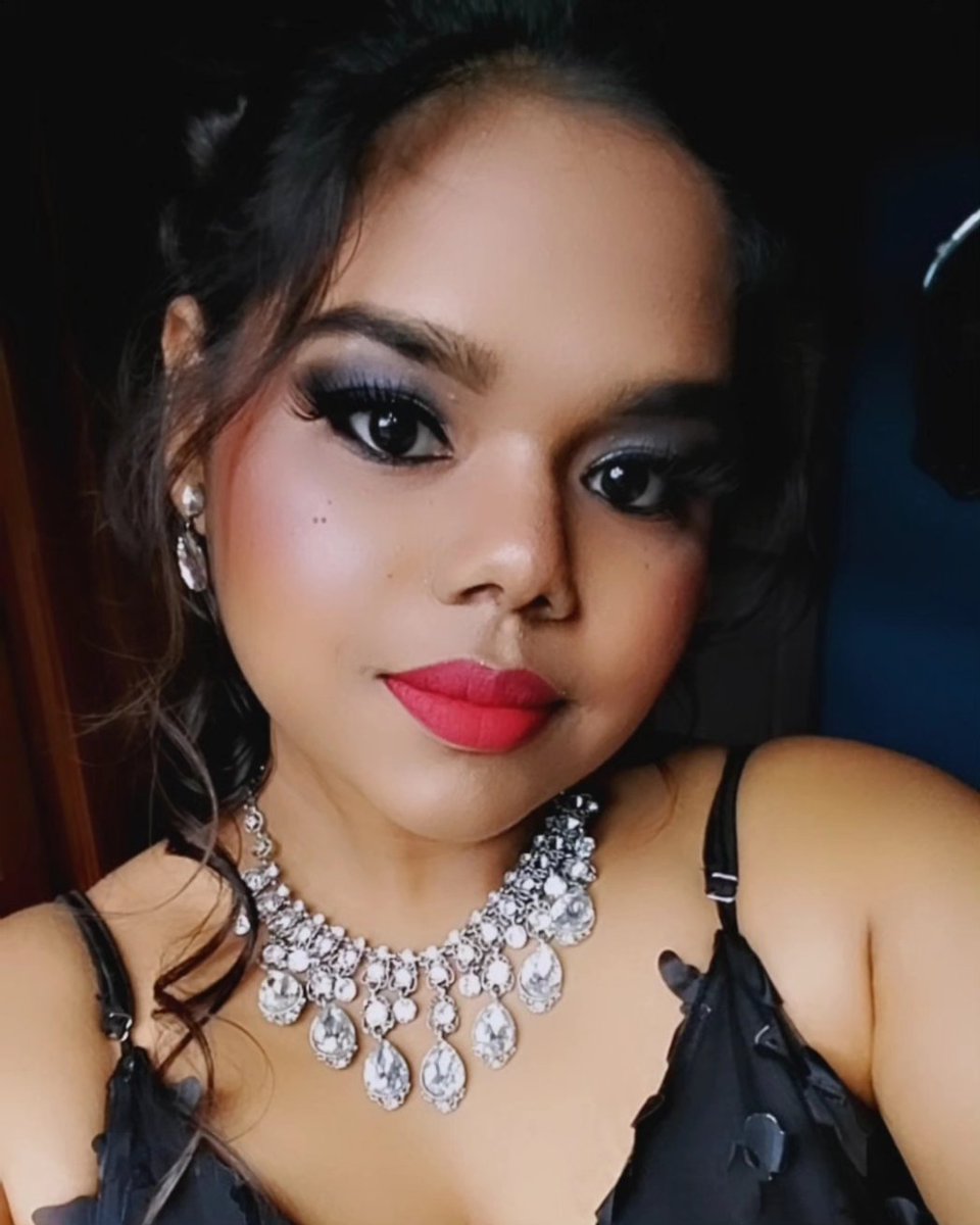 SimRRan2's tweet photo. 💄💋 https://t.co/LhQjXcQW4Q