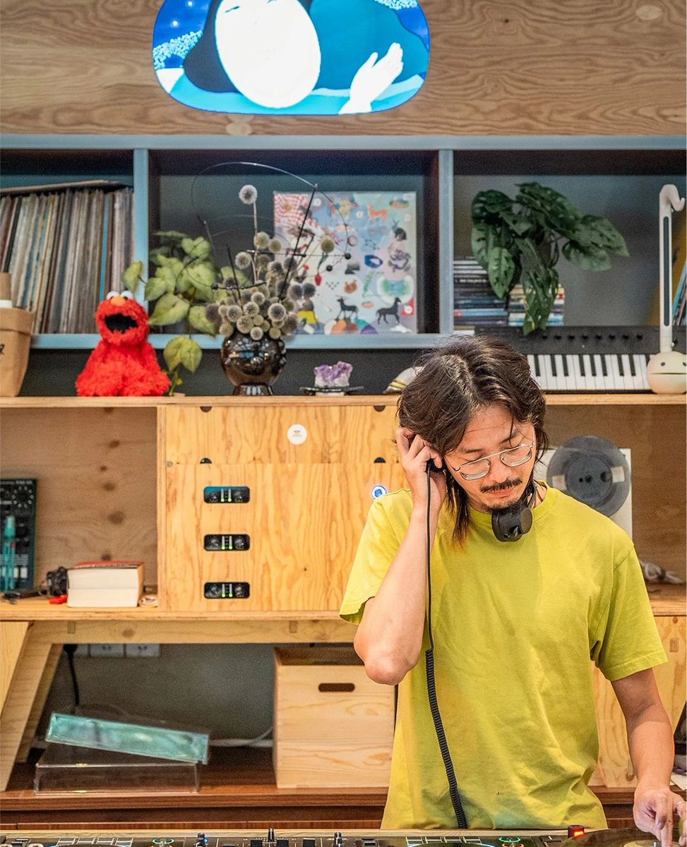 Halt at TUTUTU Music Bar(TUTUTU音乐吧) and immerse yourself in the beautiful sounds that can captivate the mind and soul, transcending time and space.
#artistictime #hanstory #welcometowuhan #livelywuhan #hereiswuhan