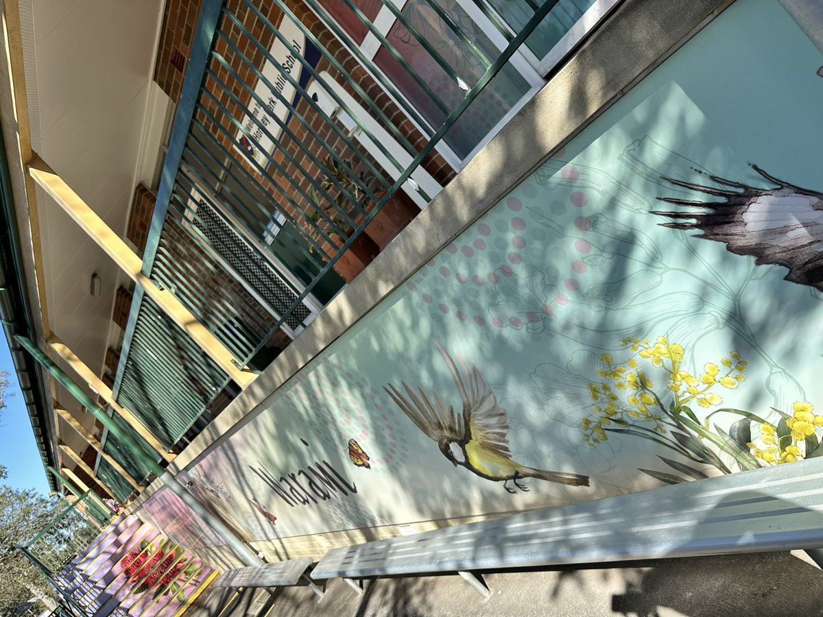 Edugrafix have installed our school’s bright new beautiful mural, created in collaboration with students and indigenous local artist. Check it out. @MSiokos @HPPS_news #lovewhereyoulearn