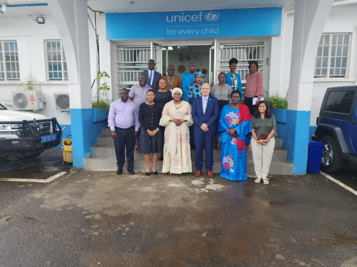 AUC_PAPS's tweet photo. The #APCAAC was received by the #UNICEF Country Representative in #SierraLeone, Rudolf Schwenk, for a discussion on intervention measures undertaken by Sierra Leone with the support of UNICEF towards the protection of #children in conflict and post-conflict situations https://t.co/cAeVEVRZct