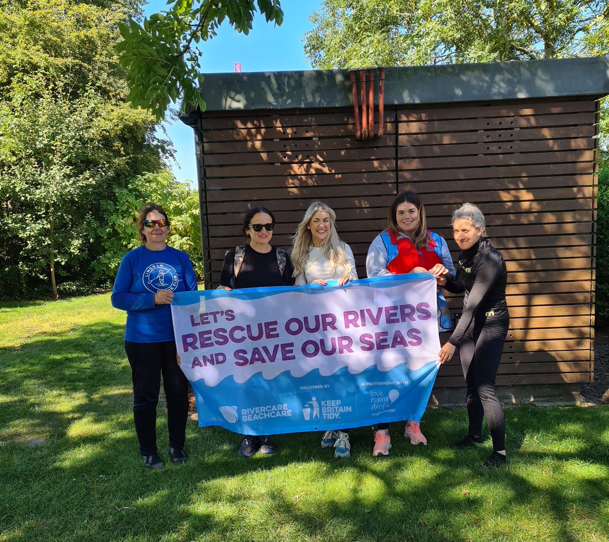 Keep your eyes peeled next week to spot our very own Rivers for Life Officer Fiona out on the Brayford with RiverCare Lincoln Paddlers and Surfers Against Sewage making a cameo on ITV daytime TV! 👀